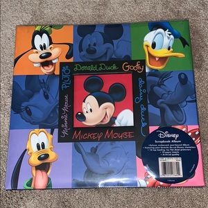 Disney Deluxe Scrapbook